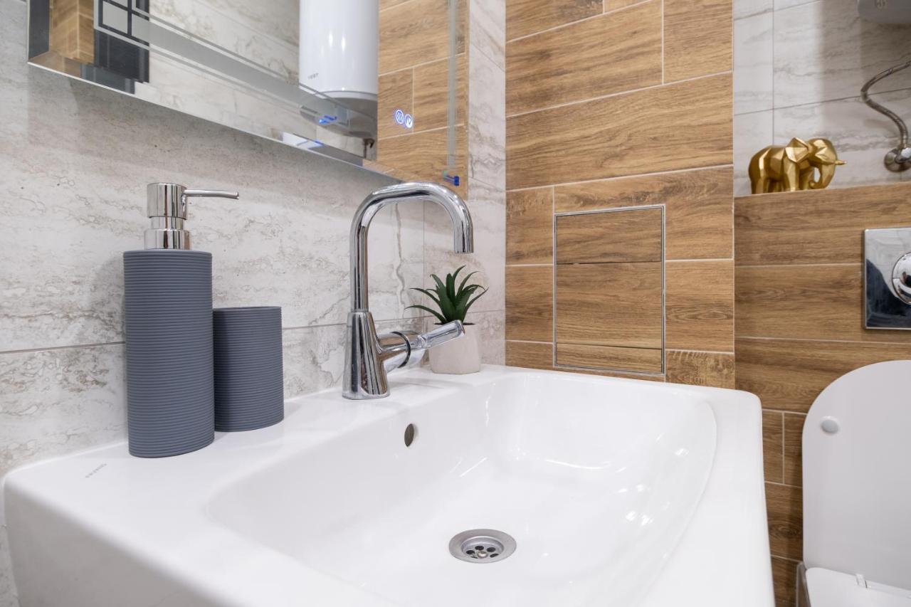 Chic 1Br Apartment With Balcony In Płowdiw Zewnętrze zdjęcie